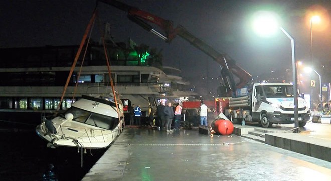 Bebek Sahili'nde su alan lüks tekne battı