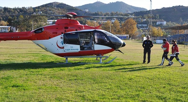 Bebek, ambulans helikopterle nakledildi