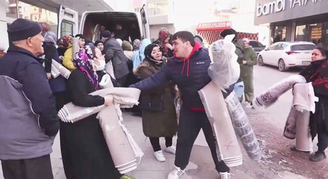 Bedava halı izdihamı