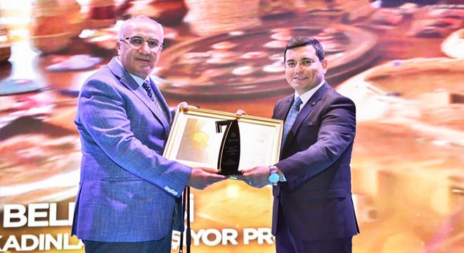 Belediyelerin 'en'leri ödüllendirildi