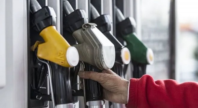 Benzin ve motorine çifte zam