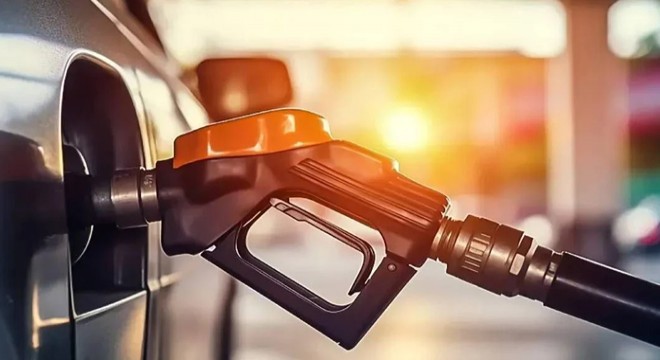 Benzine zam geldi, tabela değişti