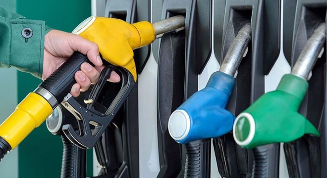 Benzine zam ya da indirim gelecek mi?