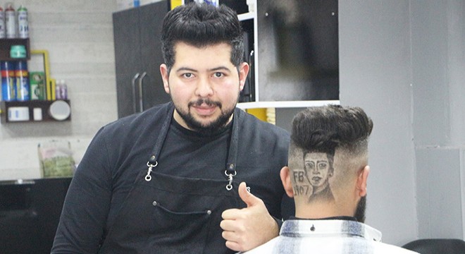 Berberden 3 boyutlu saç tıraşı hizmeti