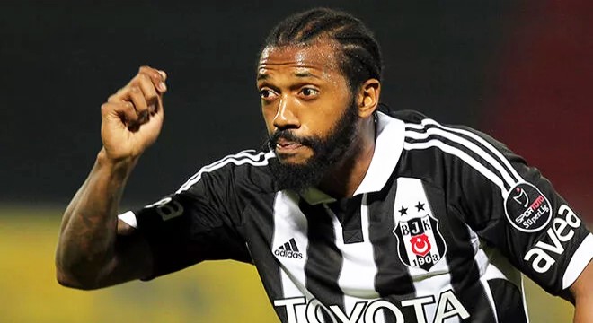 Beşiktaş'ın eski yıldızı Manuel Fernandes gazeteciye saldırdı