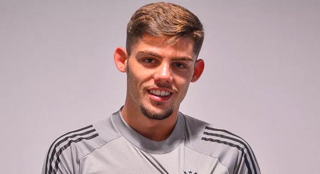 Beşiktaşlı futbolcu Montero kazaya karıştı