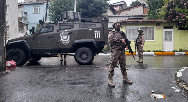 Beyoğlu'nda 30 adrese uyuşturucu operasyonu