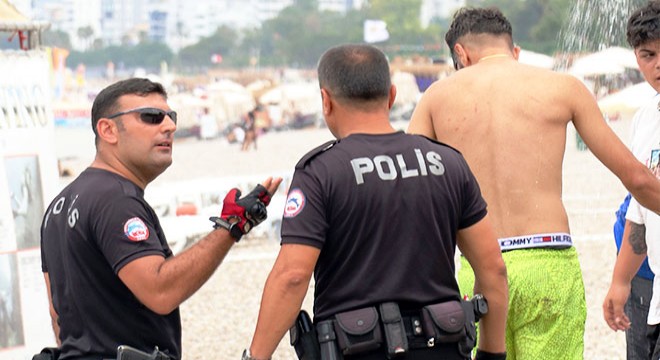 Biber gazından etkilendi, duş aldırılıp merkeze götürüldü