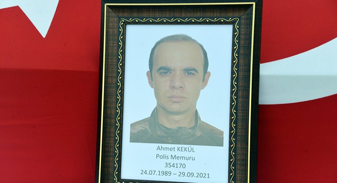 Bıçakla yaralanan Özel Harekat polisi, hayatını kaybetti