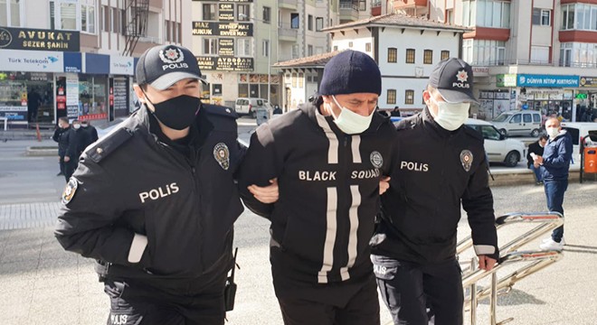 Bıçakladığı öğretmen komşusundan şikayetçi oldu