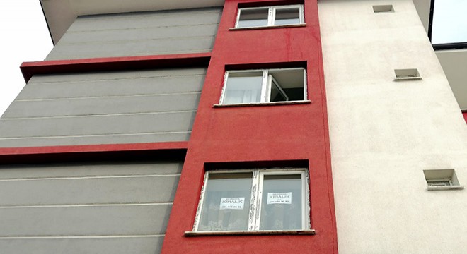 Binanın 4'üncü katından atladı, hastanede hayatını kaybetti
