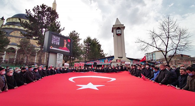 Bingöl'de dev Türk bayrağıyla teröre tepki