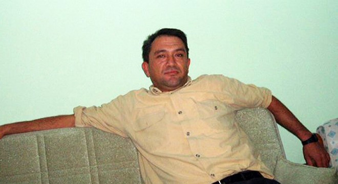 Birlikte gezdikleri sürücüyü fenalaşınca ölüme terk ettiler