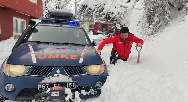Böbrek hastası,14 saatlik çalışmayla hastaneye ulaştırıldı