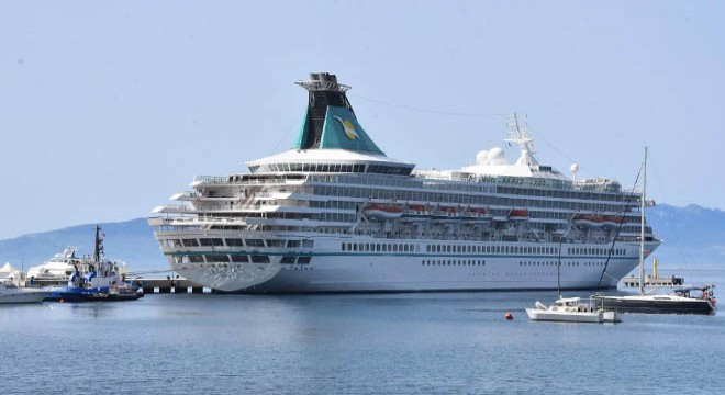 Bodrum'a sezonun ilk kruvaziyeri 526 turist getirdi