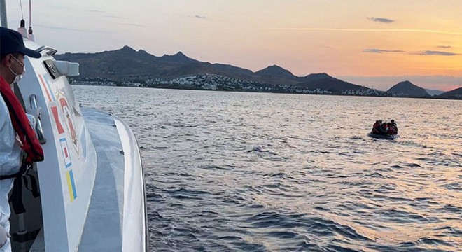 Bodrum'da 16 kaçak göçmen kurtarıldı
