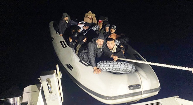 Bodrum'da 17 kaçak göçmen kurtarıldı