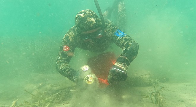 Bodrum'da deniz dibinden 342 kilogram atık çıktı