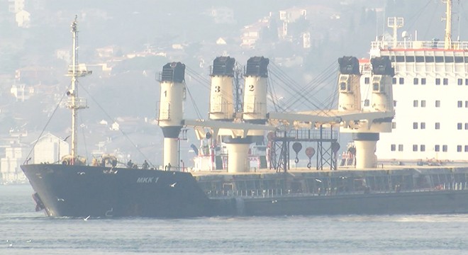 Boğaz'da karaya oturan gemi kurtarıldı
