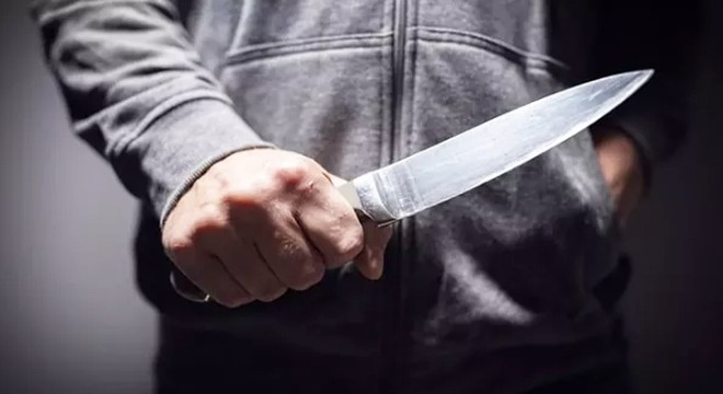 Boğazından bıçaklanan kişi hayatını kaybetti