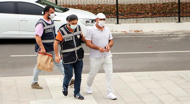 Boşandığı eşini takip edip, bıçaklayarak öldürdü