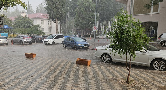 Bucak ta dolu yağdı