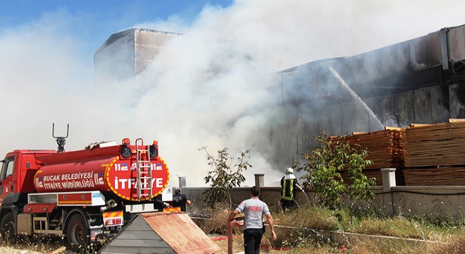 Bucak ta kereste fabrikasında yangın