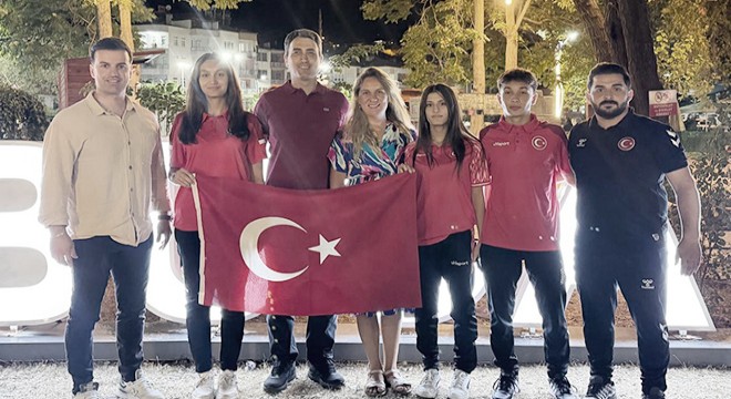Bucaklı milli sporcuları kaymakam uğurladı