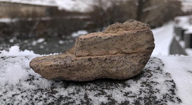 Bulduğu ‘taşların’ gizeminin çözülmesini istiyor