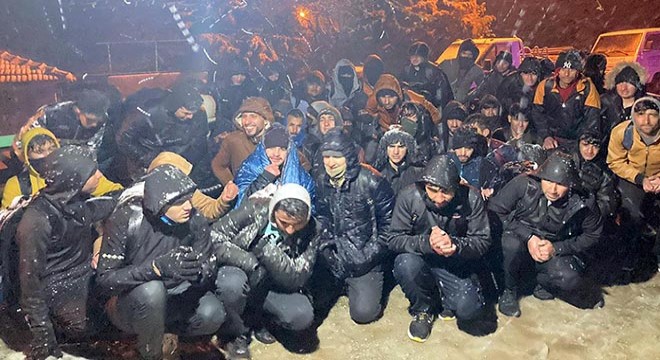 Bulgaristan sınırında 187 kaçak göçmen yakalandı