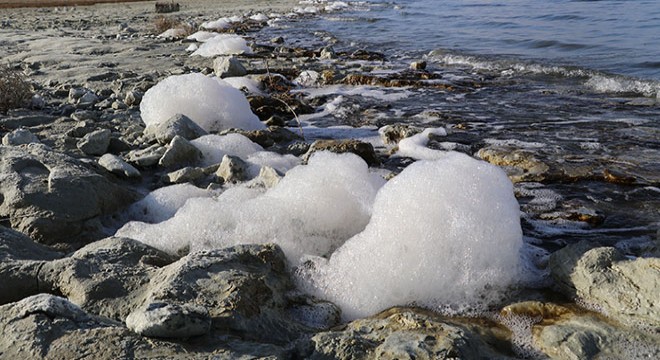 Burdur Gölü köpürdü