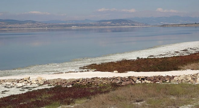 Burdur Gölü nün 94 kilometrekare yüzey alanı yok oldu