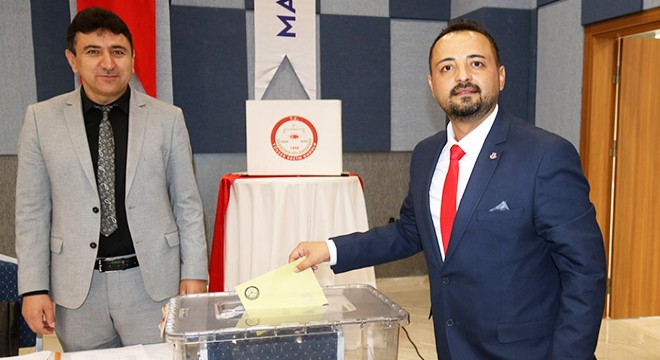 Burdur Öz Sağlık-İş te Türkmen yeniden seçildi