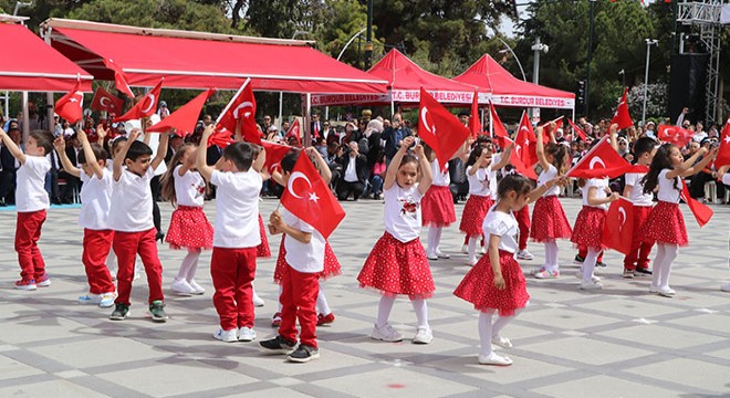 Burdur da 23 Nisan kutlaması