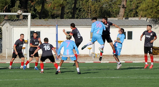 Burdur da 3 amatör karşılaşmada 17 kırmızı kart çıktı