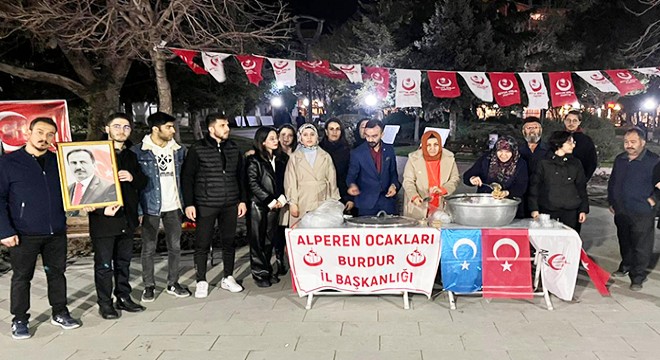 Burdur da Yazıcıoğlu için helva dağıtıldı