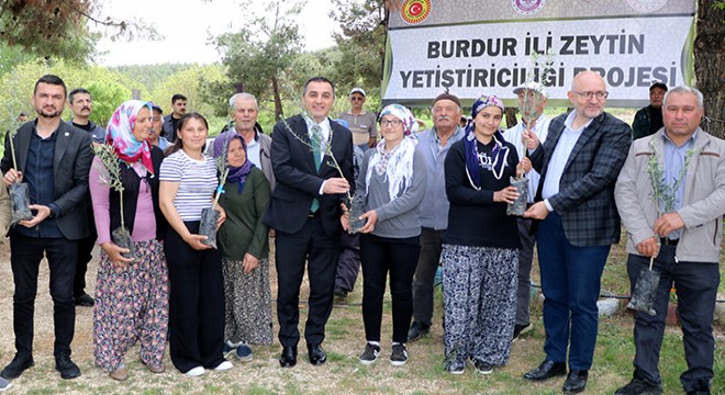 Burdur da çiftçilere zeytin fidanı dağıtıldı