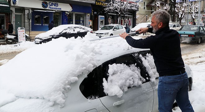 Burdur da kar yağışı, hayatı olumsuz etkiledi