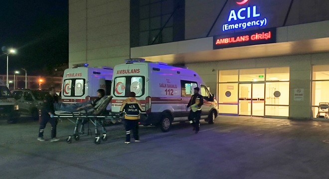 Burdur da kaza: 2 si asker 5 yaralı
