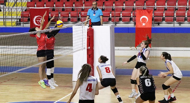 Burdur da voleybol fırtınası