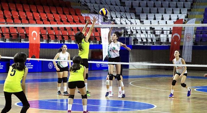 Burdur da voleybol heyacanı