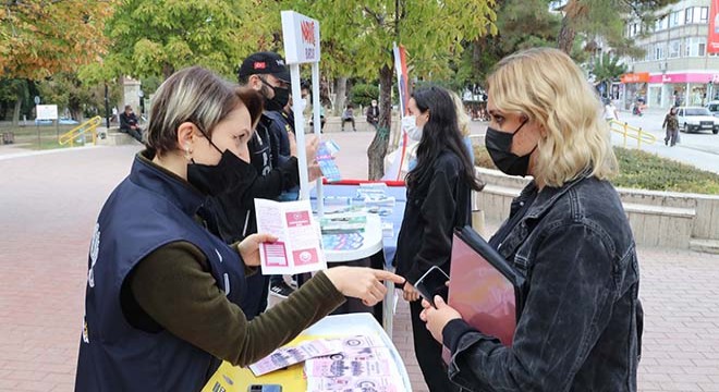 Burdur polisi vatandaşı bilgilendirdi