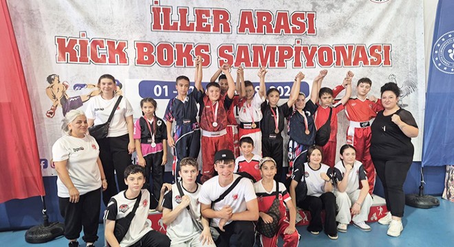 Burdurlu kick boksçulardan 13 madalya