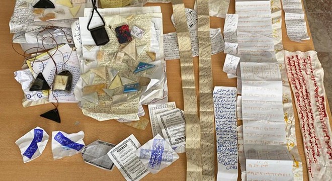 Büyü yapıp, muska yazdığı iddiasıyla gözaltına alındı