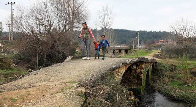 Büyük İskender'in geçtiği söylenen köprüye, beton döküldü