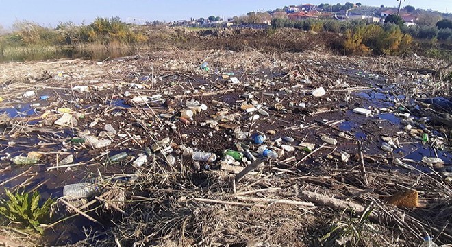 Büyük Menderes Nehri çöplüğe döndü