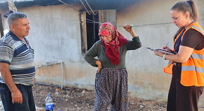 Büyükşehir Kaş’ta yangınzedelerin yanında