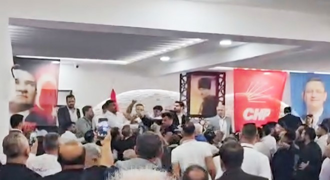 CHP ilçe kongresinde partililer kavga etti
