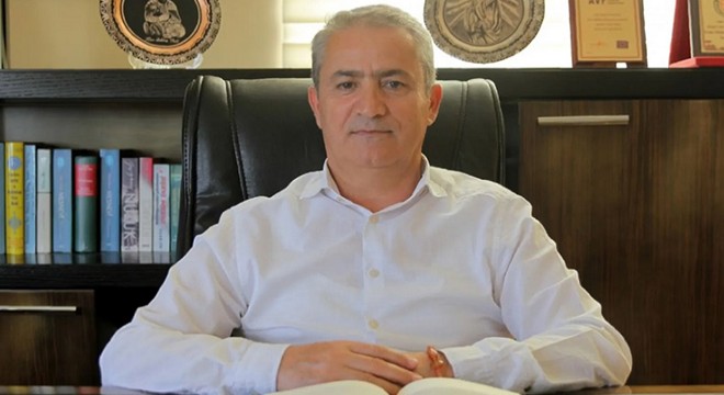 CHP’li meclis üyesinin park halindeki otomobili kurşunlandı