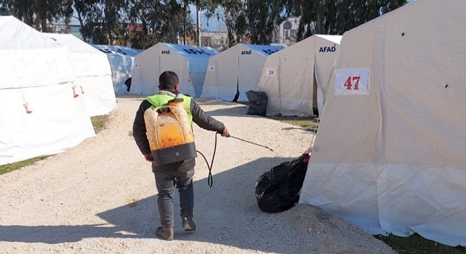 Çadır kentlerde ilaçlama ve dezenfekte çalışması